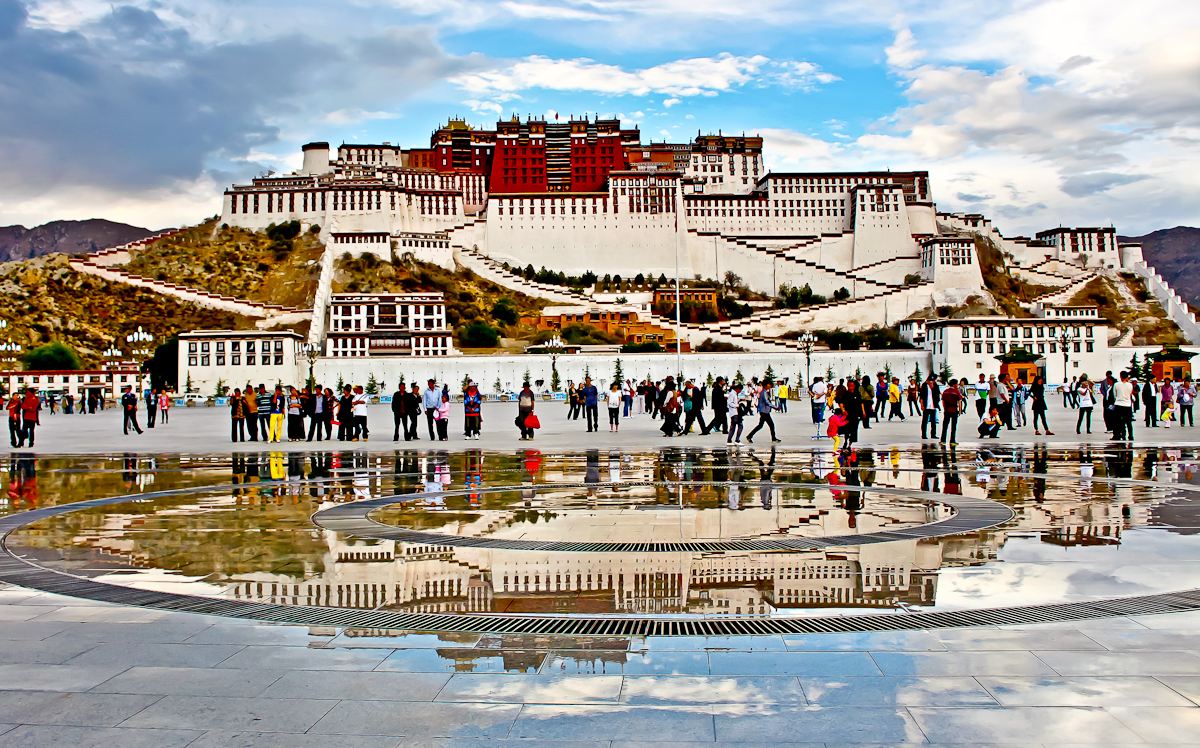 Lhasa_potala_palace.jpg