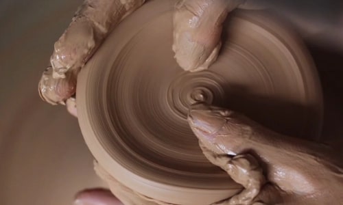 Shaping-on-the-Pottery-Wheel Shaping-on-the-Pottery-Wheel