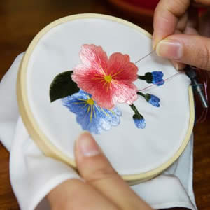 Suzhou Tour to Make Su Embroidery