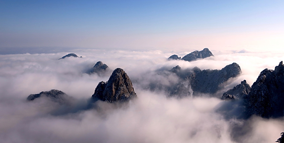 Huangshan_Tours_Mt_Huang_Private_Tours_Huangshan_Attractions_Huangshan_Day_Tour_from_Shanghai_By_Train_Yello_Mountain_03.jpg
