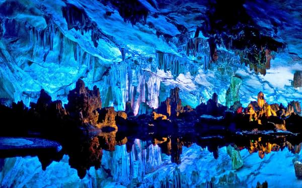 Guilin_Tours_Guilin_Travel_Guide_Guilin_Tour_Operator_Guilin_Highlights_Reed_Flute_Cave.jpeg