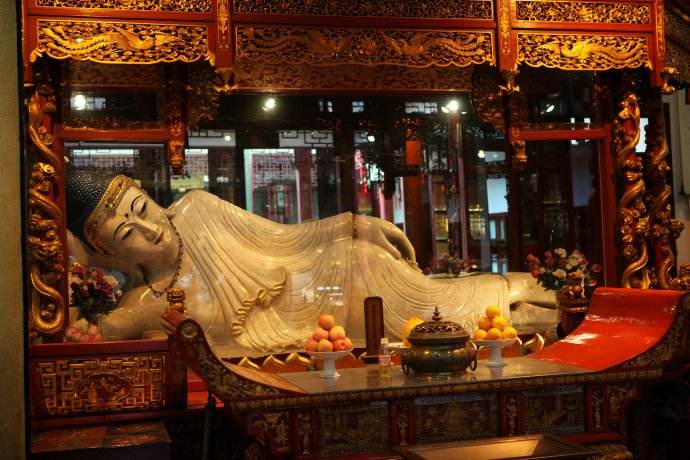 Suzhou_China_Tour_Jade_Buhhda_Temple.jpg