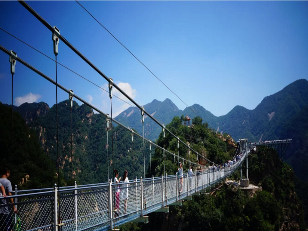 zhangjiajie_glass_bridge.png