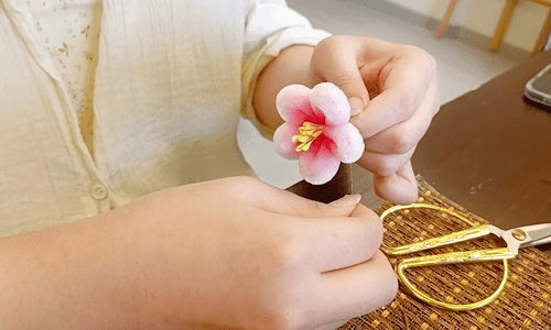 Experience-Nanjing-Velvet-Flower-Crafting