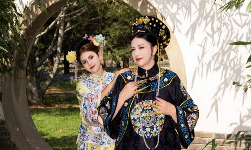 wear-traditional-Chinese-clothing wear-traditional-Chinese-clothing