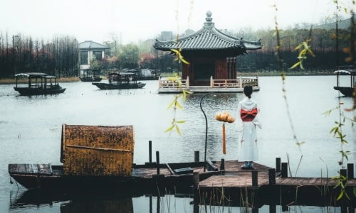 lakeside-walk lakeside-walk